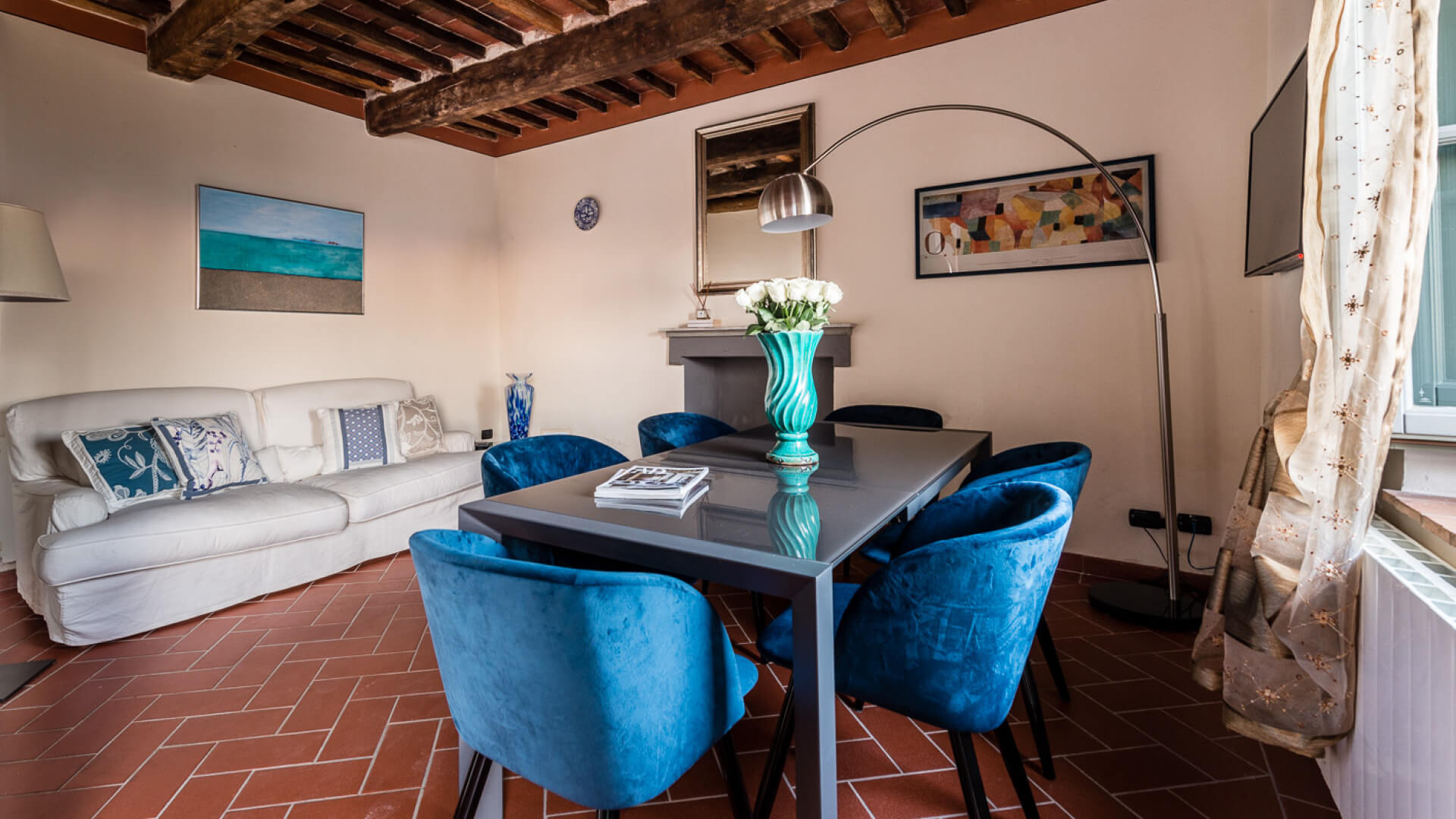 borgo-di-matraia-in-tuscany-living-room