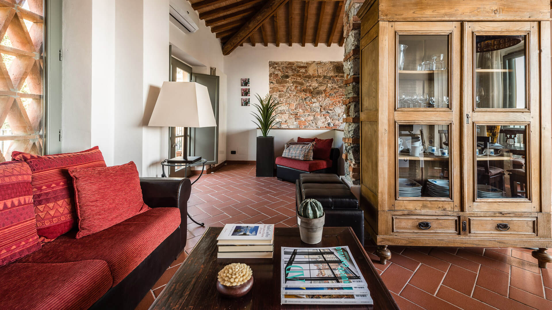 borgo-di-matraia-in-tuscany-living-rooms-1