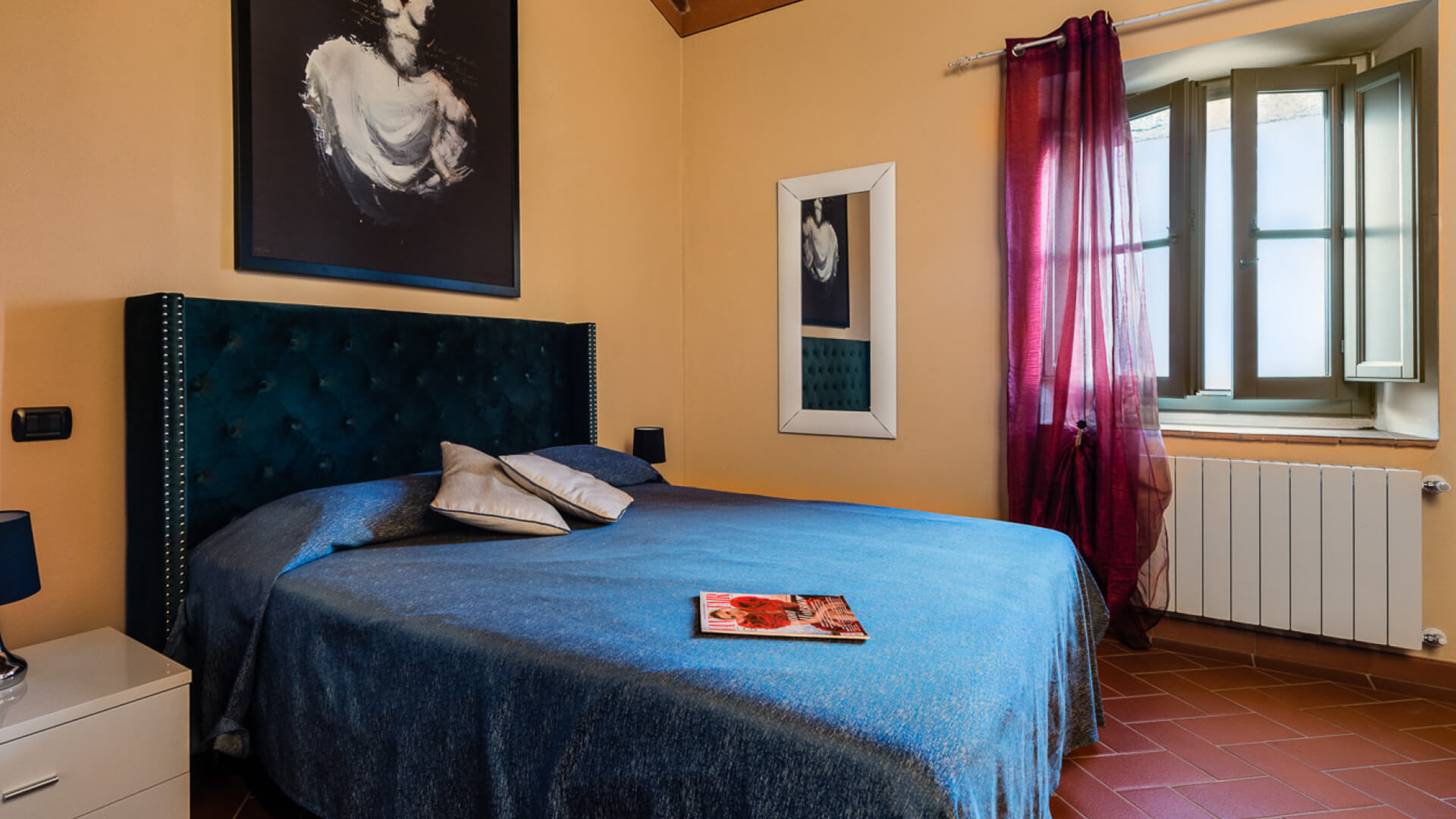 borgo-di-matraia-in-tuscany-bedroom