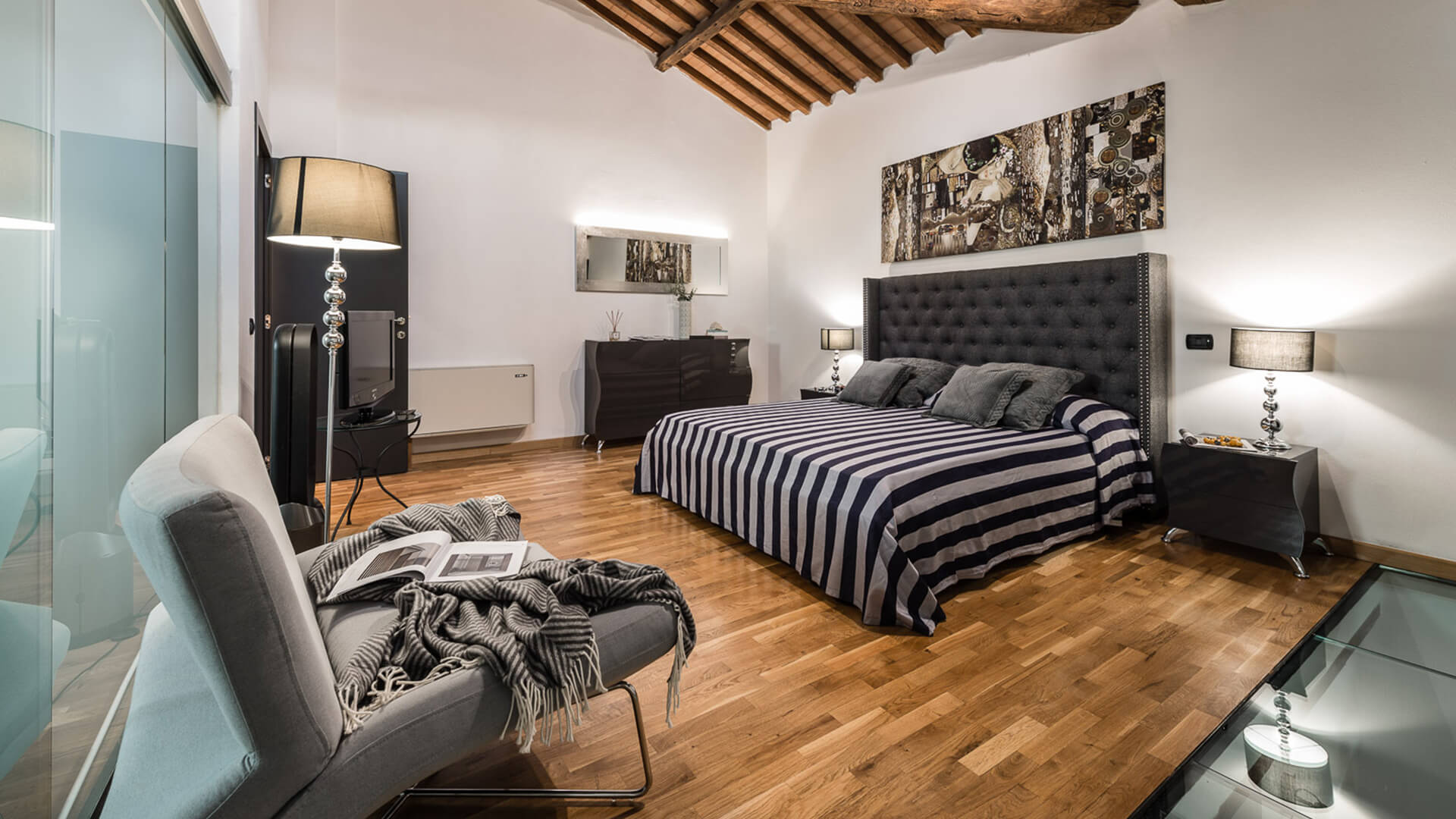 villa-guinigi-bedrooms